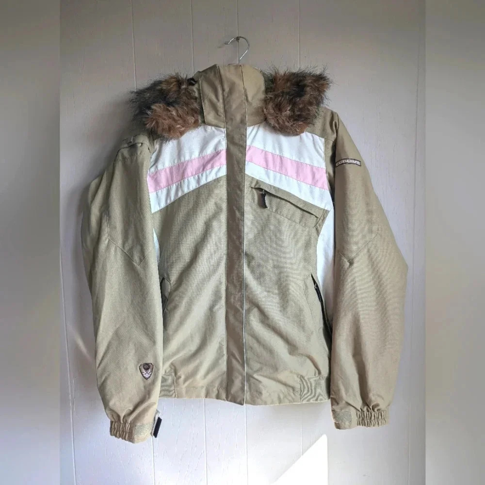 Columbia Convert Ski Jacket in Tan Pink size Medium Boardwear Waterproof